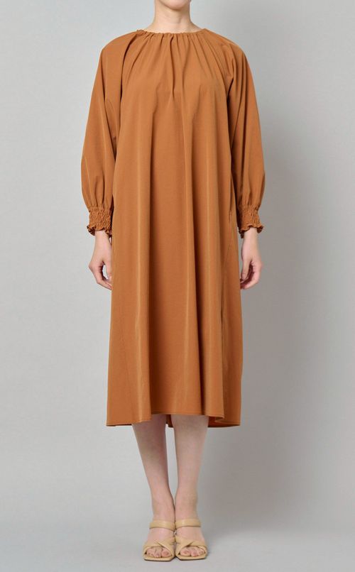 ストレッチタフタサックワンピース