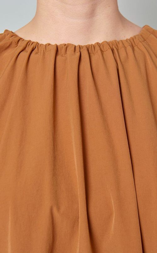 ストレッチタフタサックワンピース