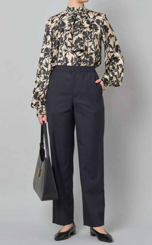 モノクロフラワープリントボウタイブラウス