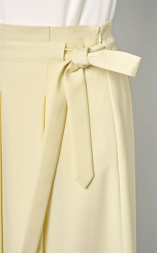 フロントタックミモレスカート