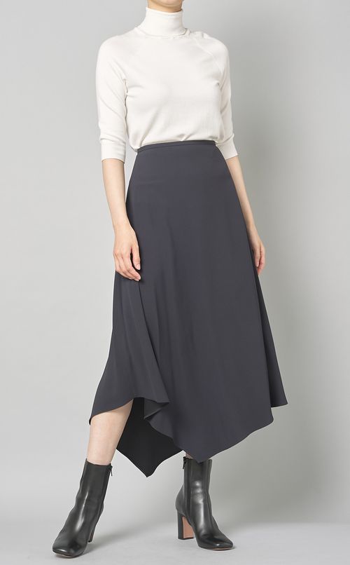 バックサテンアシンメトリースカート