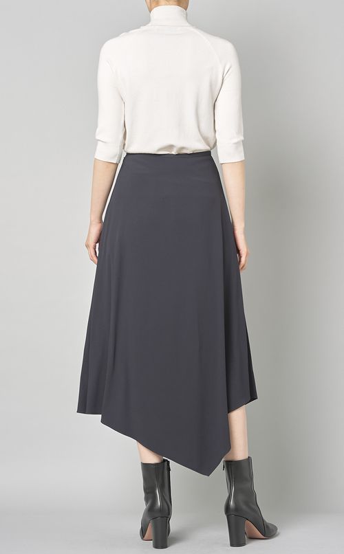 バックサテンアシンメトリースカート