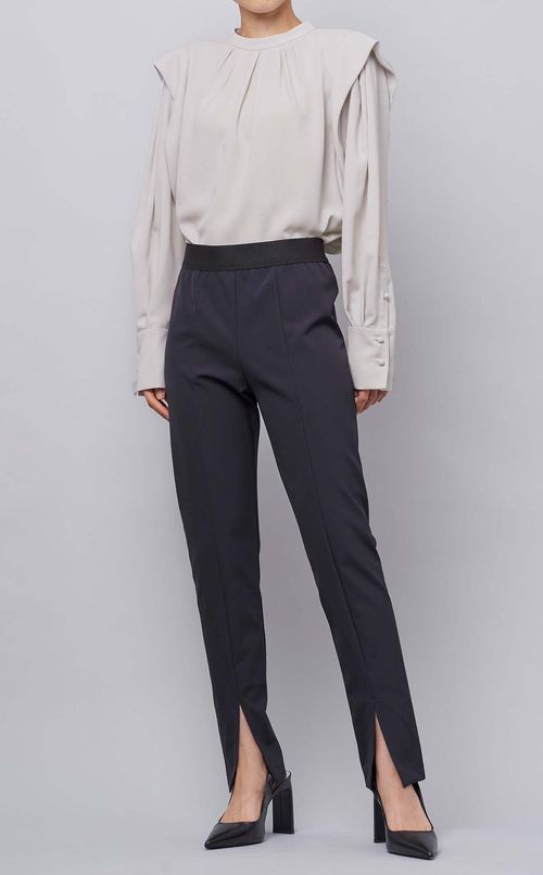 ウィングショルダージョーゼットブラウス