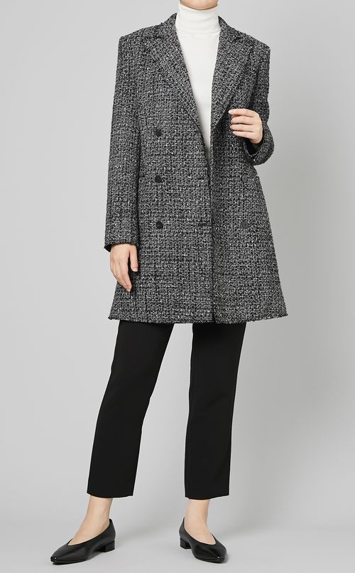 スリムフィットテーパードパンツ