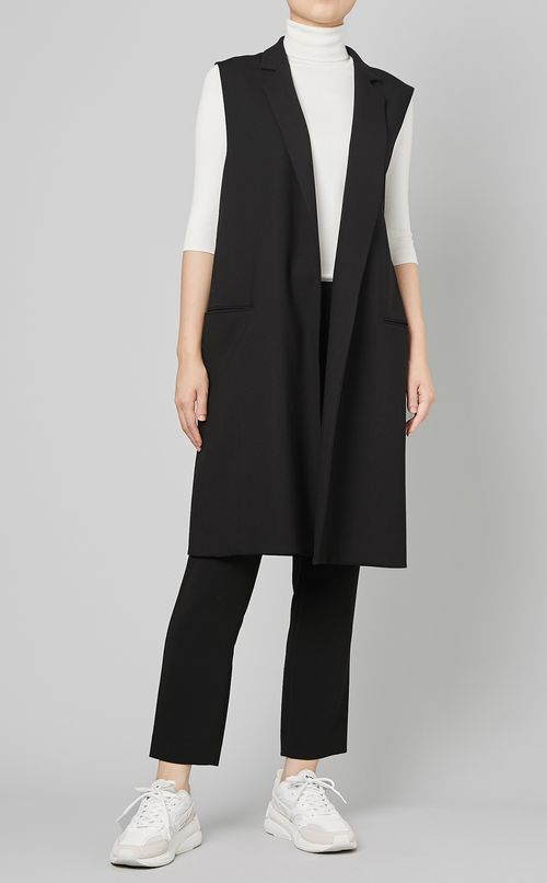 スリムフィットテーパードパンツ