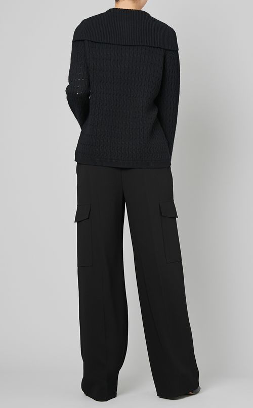 ケーブルセーラーカラーニット