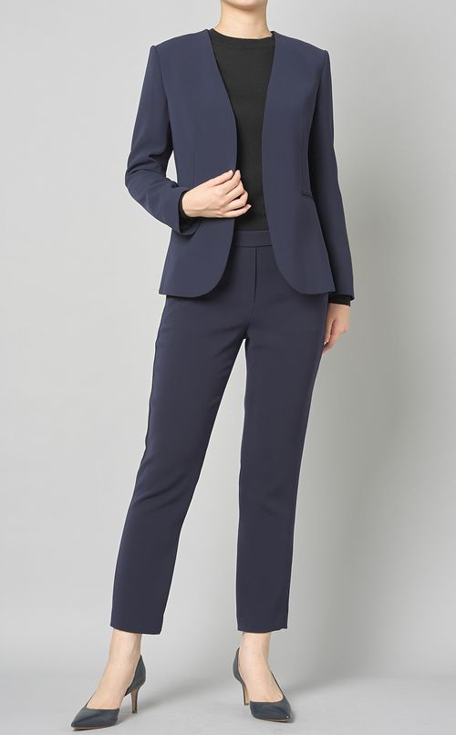 スリムフィットテーパードパンツ