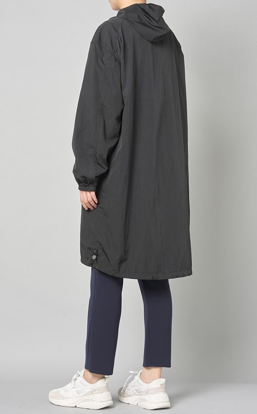 ナイロンフーデッドプルオーバー