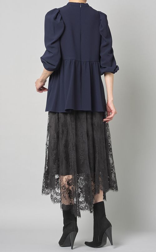 ネックパールブラウス