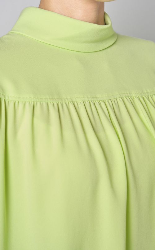 ギャザースリーブスタンドネックブラウス