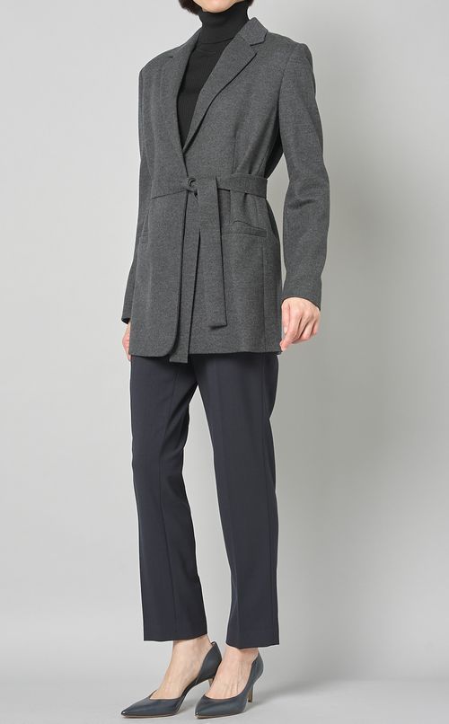 センタープレステーパードパンツ