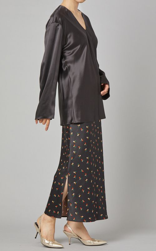 シルクVネックロングスリーブブラウス