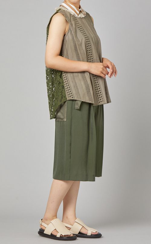 レースノースリーブブラウス