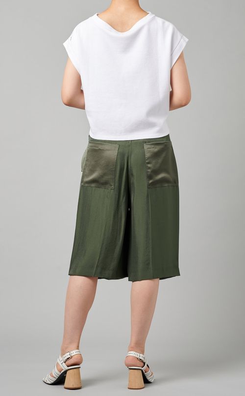 フラップポケットショートパンツ