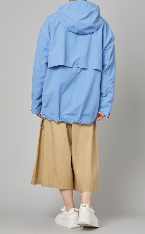 ナイロンウィンドブレーカー