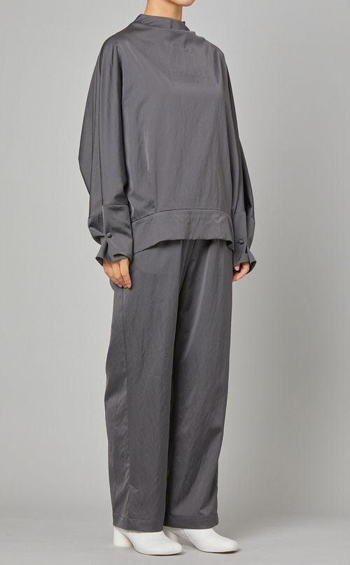 サテンドルマンスリーブブラウス