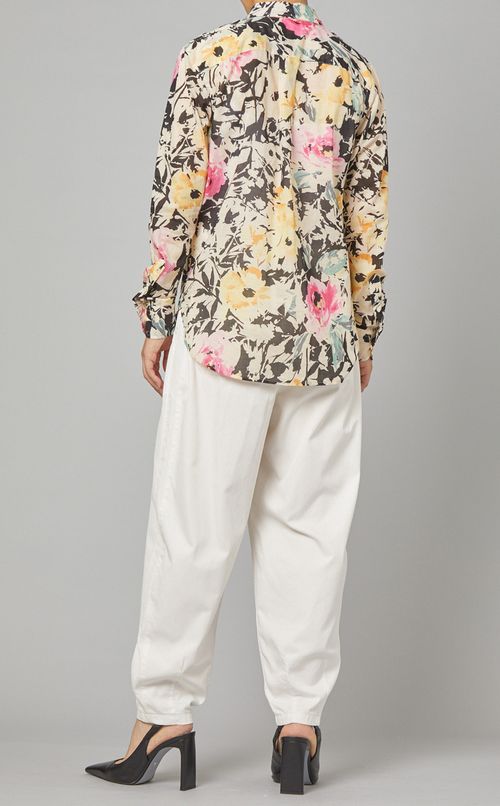 フラワー柄シャツ