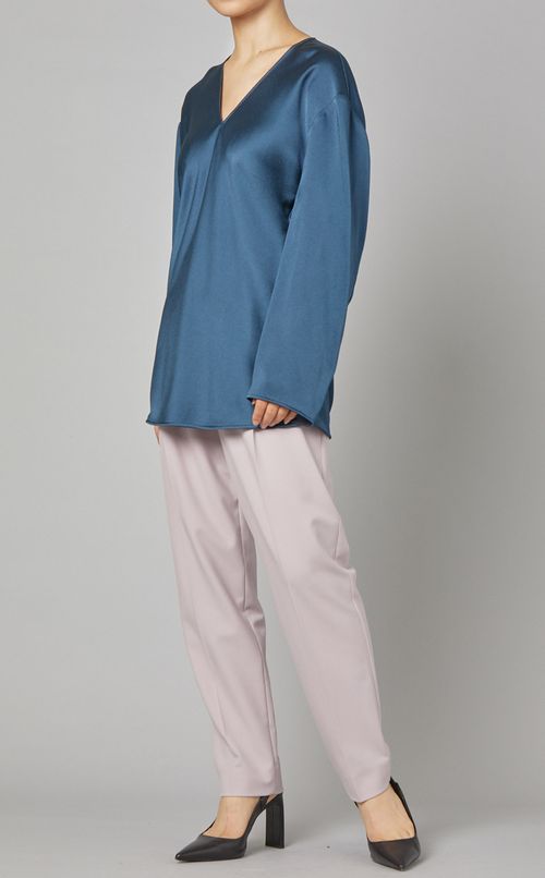 タックテーパードパンツ