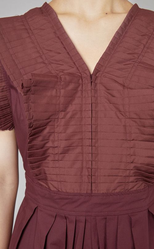 プリーツVネックワンピース