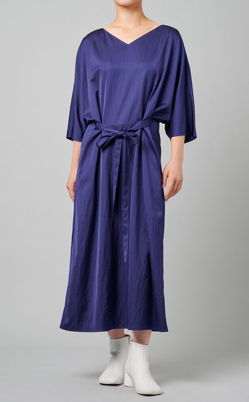 サテンVネックワンピース