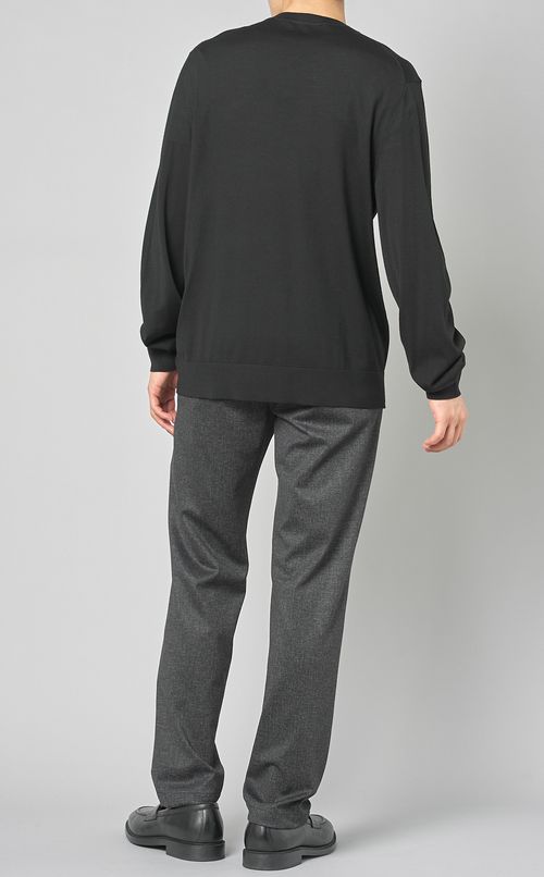 ロングスリーブVネックニット