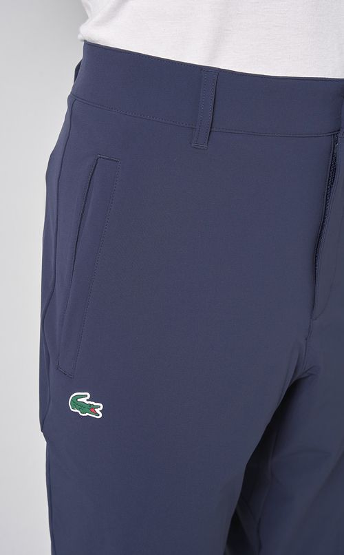 テーパードパンツ