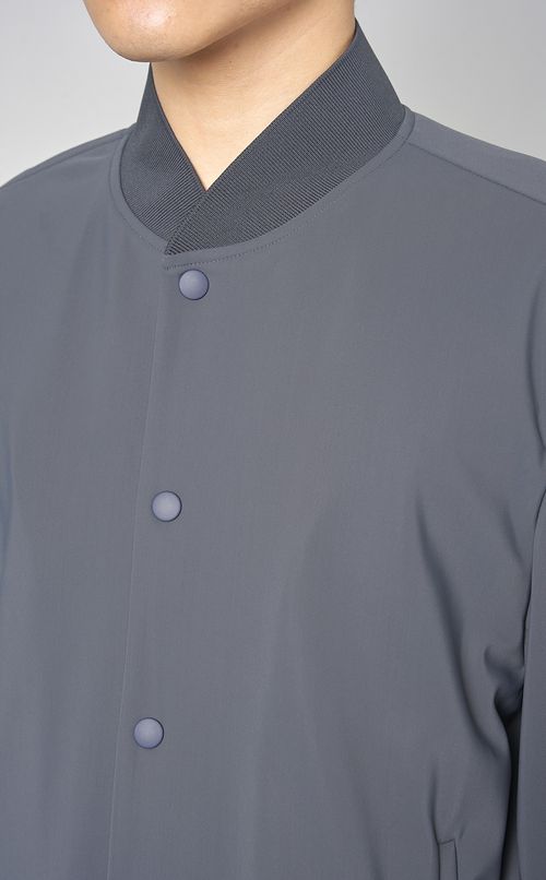 プレシジョンポンチブルゾン