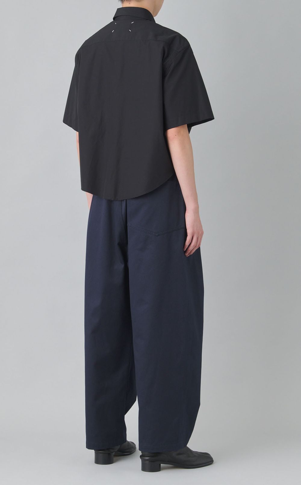 ショートスリーブクロップドシャツ