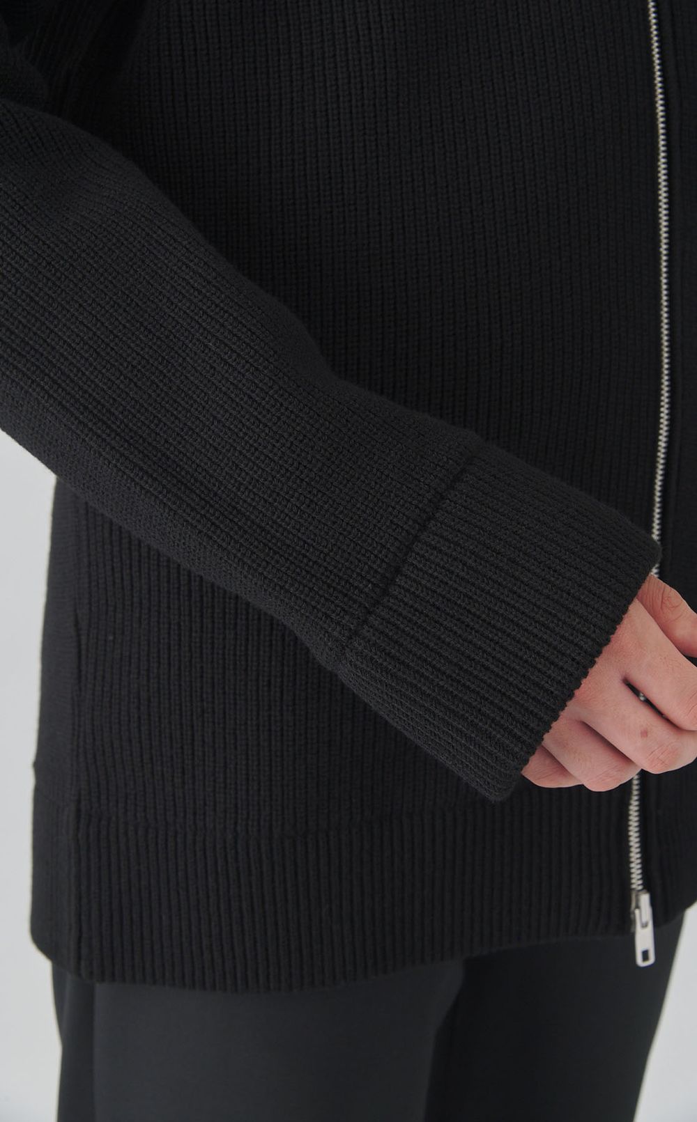 リブニットハイネックカーディガン