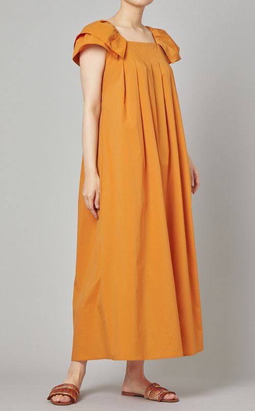 フリルスリーブタックワンピース