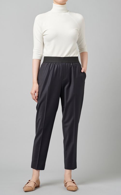 テーパードクロップドパンツ