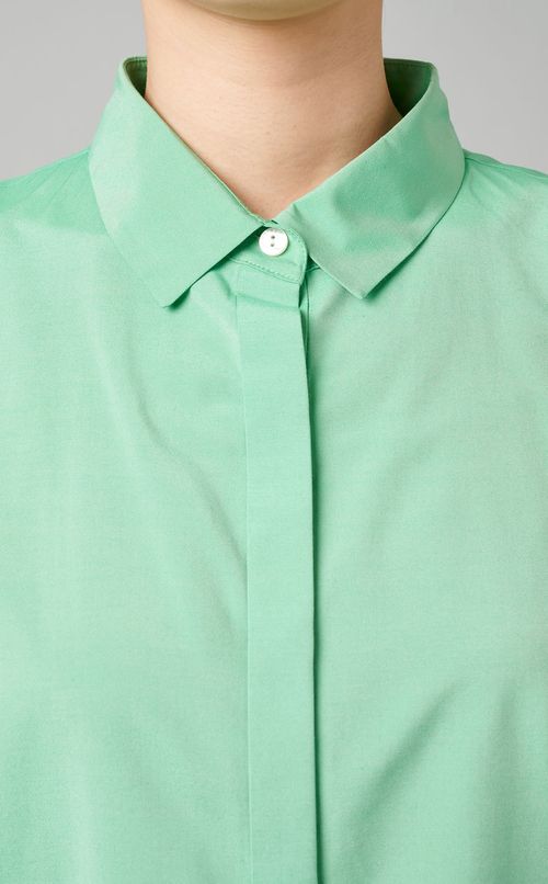 レーヨンシャツカラーブラウス