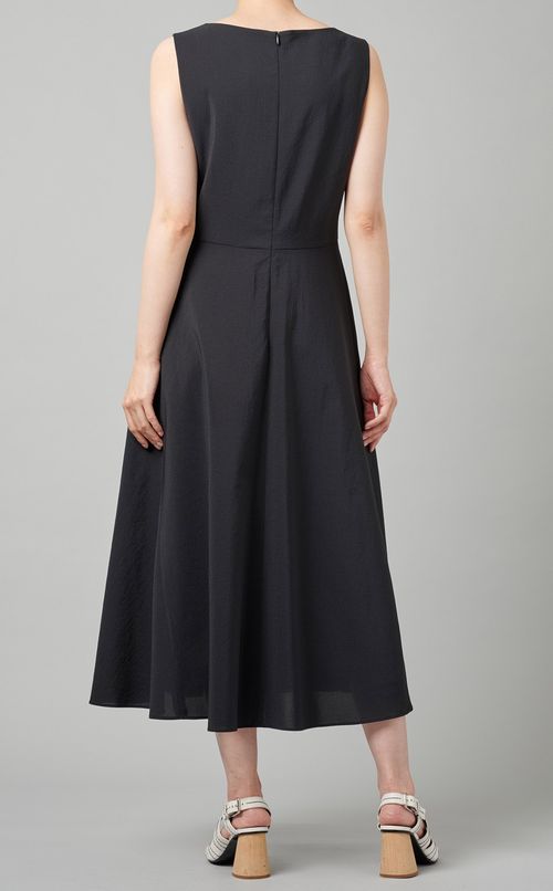 Vネックミディワンピース