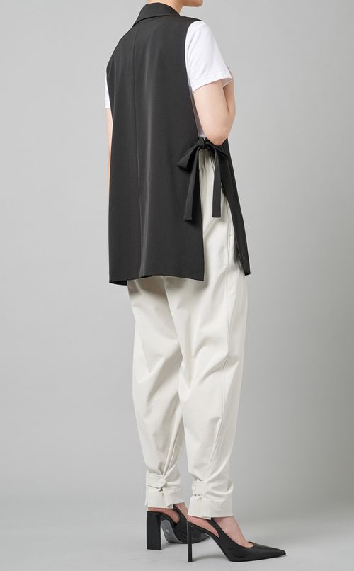 サイドベルトスリットジレ