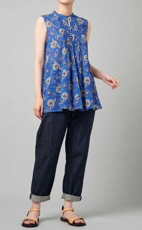 フロントタックプリントブラウス