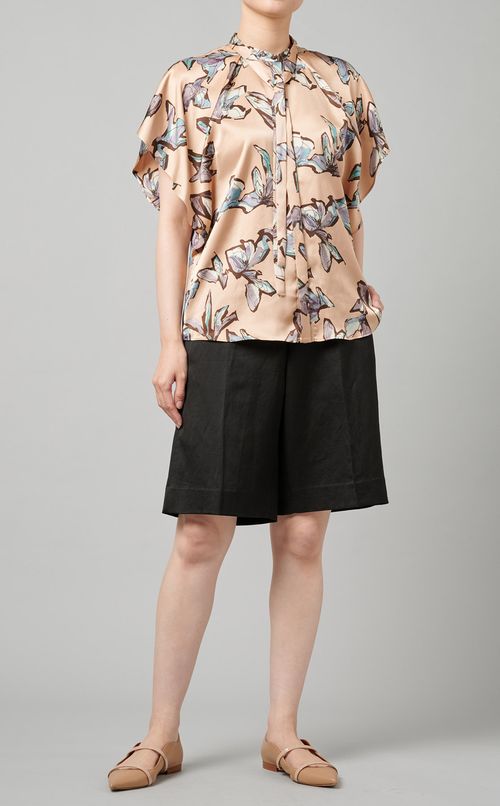 フラワータックドレープスリーブブラウス