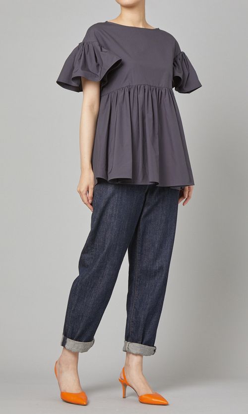 袖ギャザーペプラムブラウス