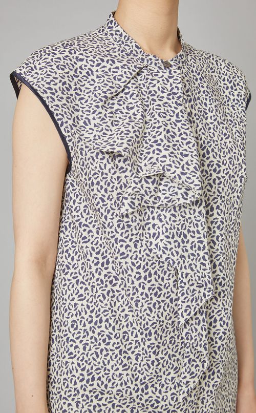 フロントラッフルレオパードブラウス