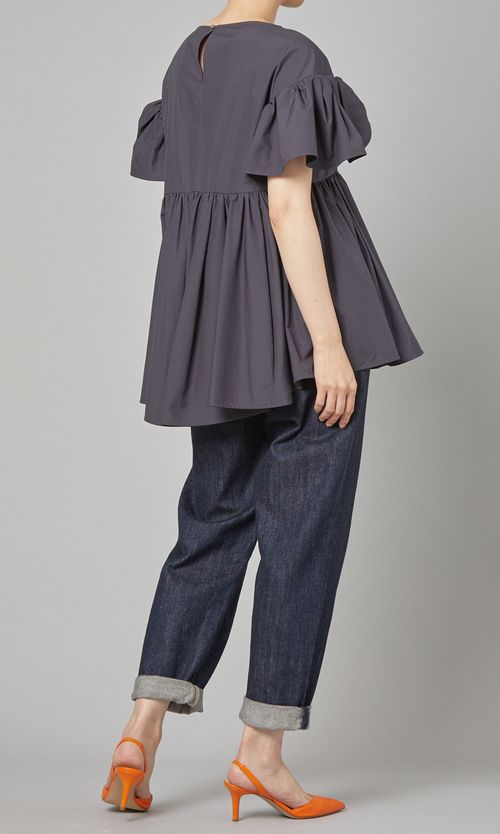 袖ギャザーペプラムブラウス