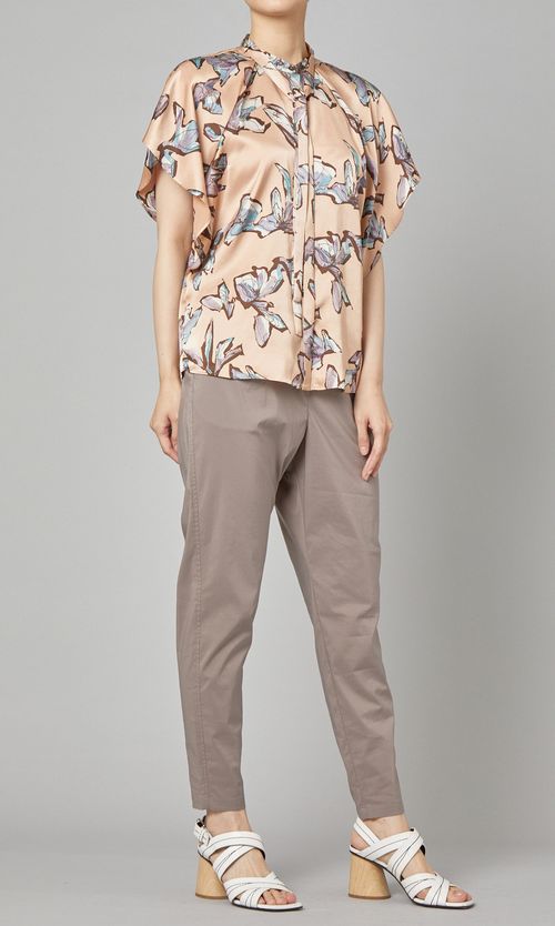 フラワータックドレープスリーブブラウス