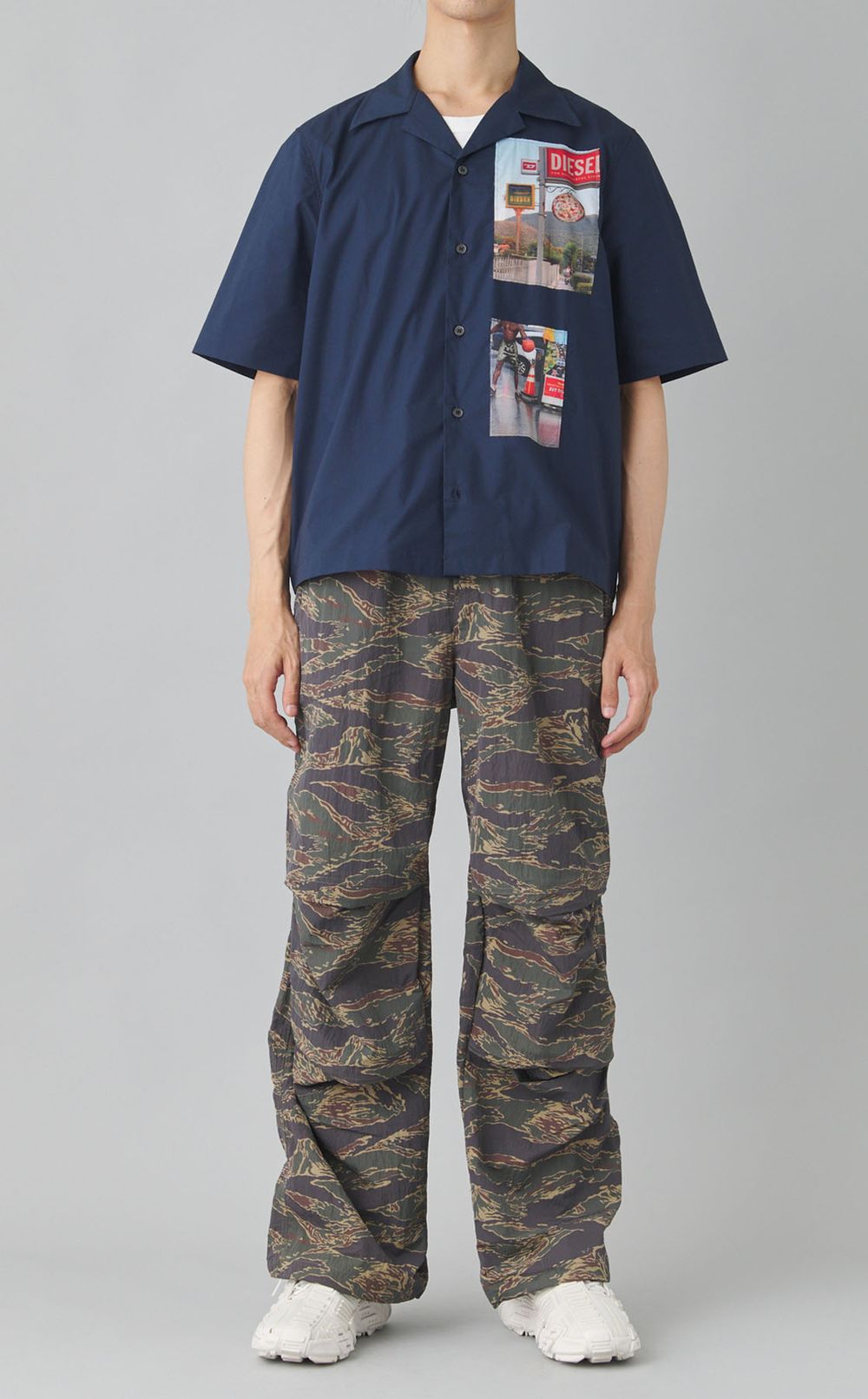 グラフィックショートスリーブシャツ