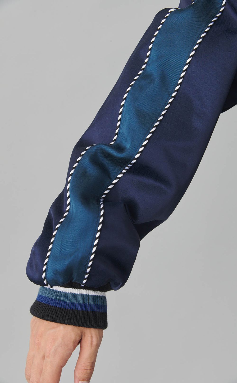 エンブロイダリースーベニアジャケット