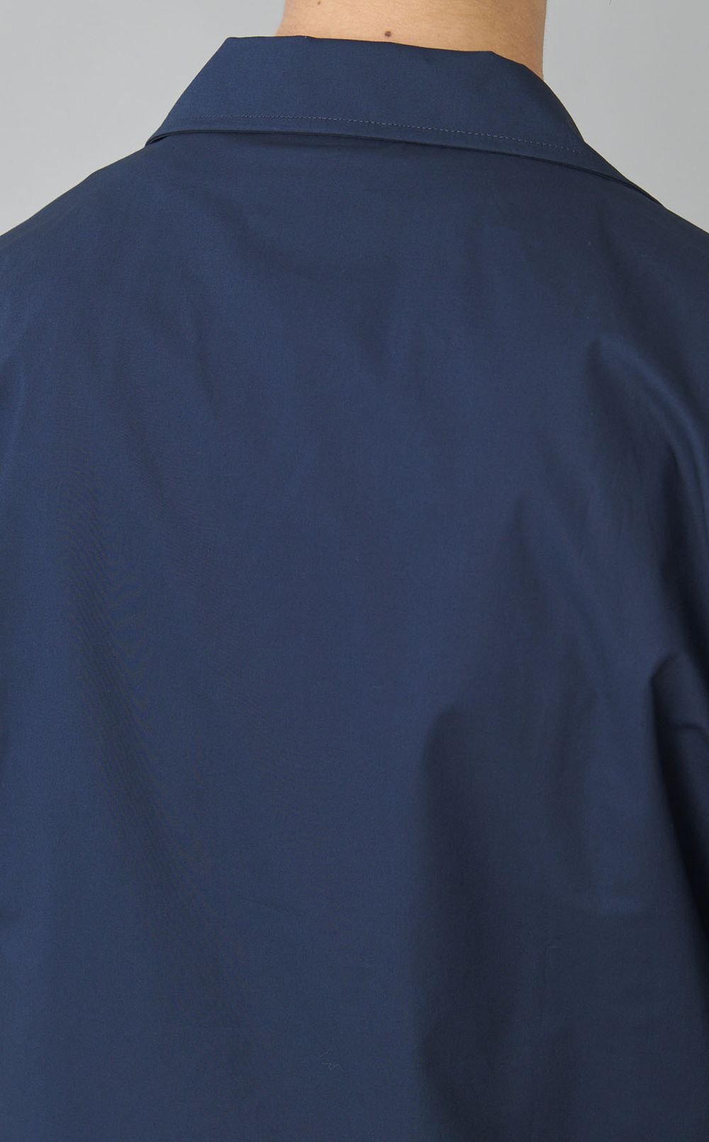 グラフィックショートスリーブシャツ