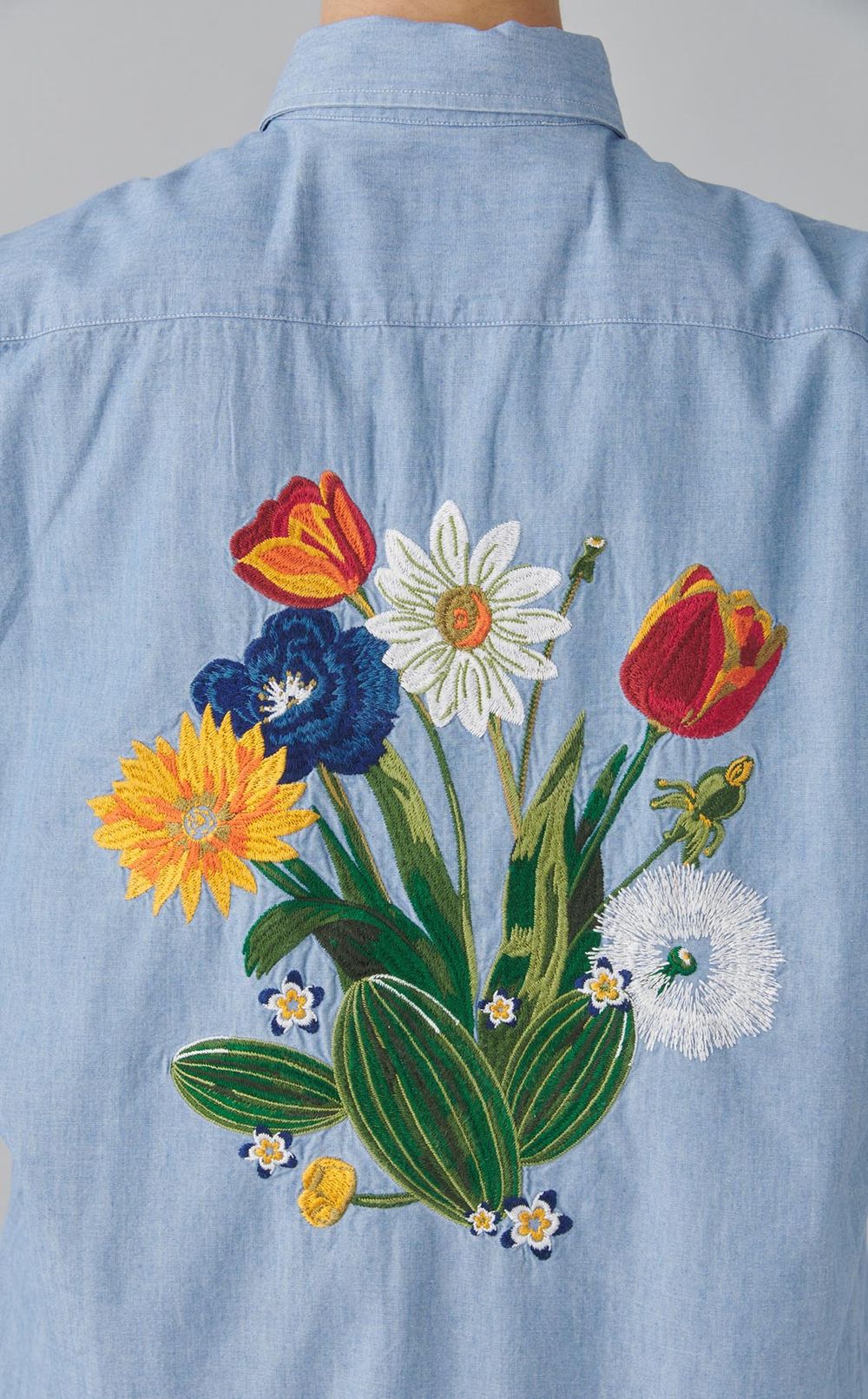 エンブロイダリーシャンブレーシャツ