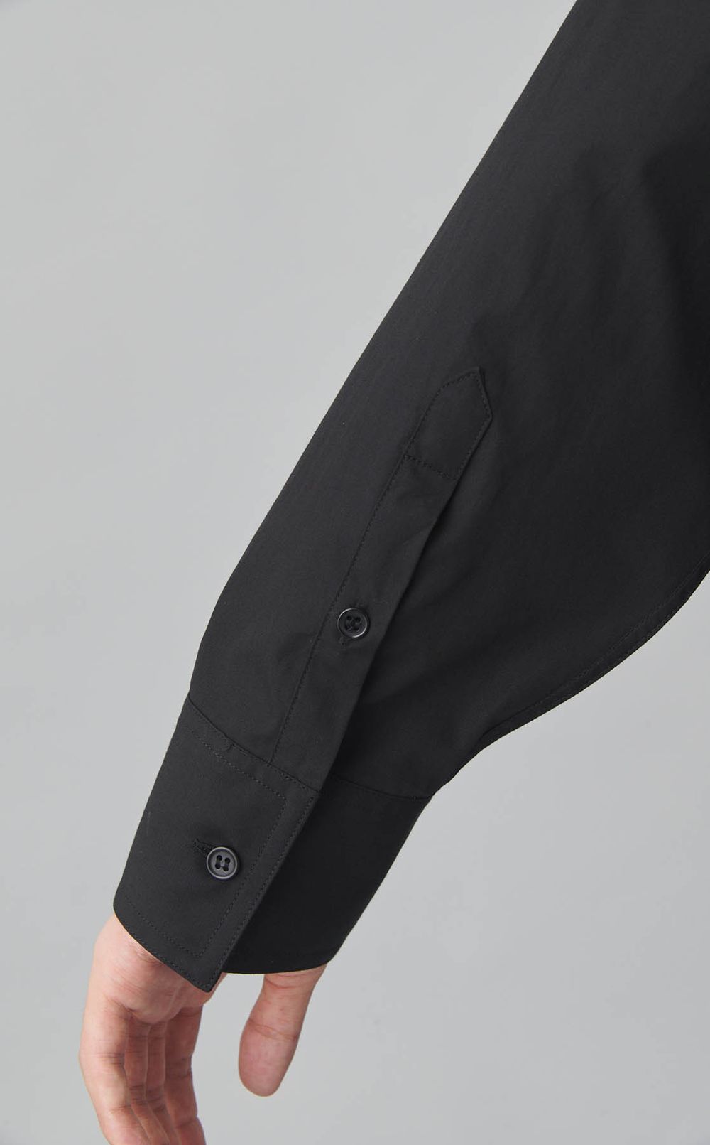 レギュラーカラーパッチドシャツ