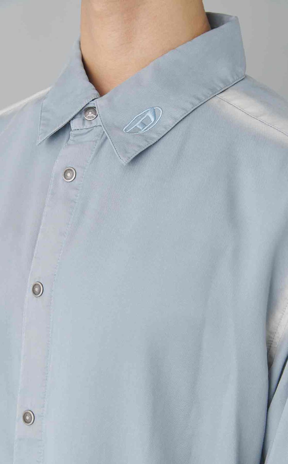 レギュラーカラーシャツ