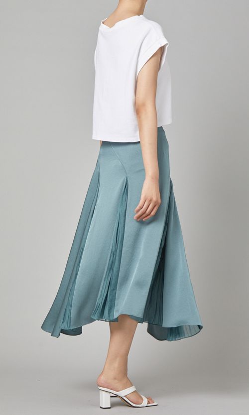 バイアスカットドレープスカート