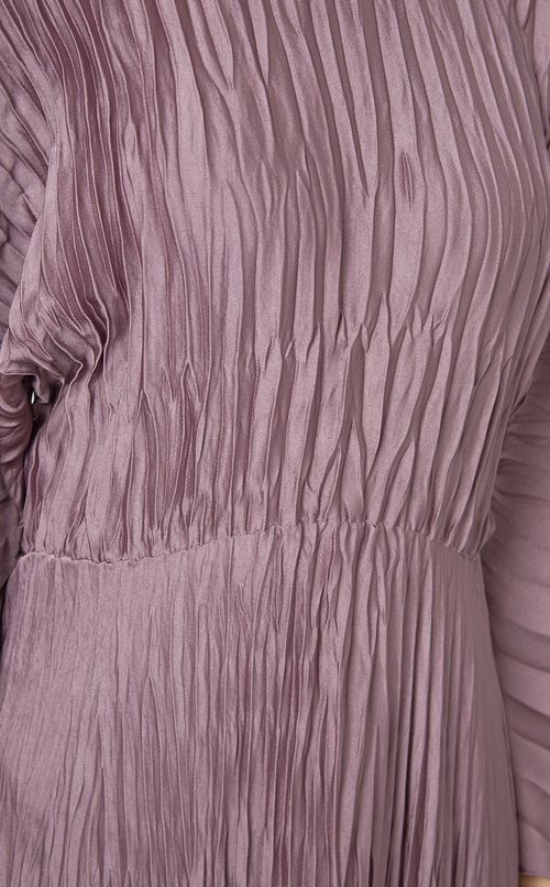 ロングスリーブプリーツワンピース