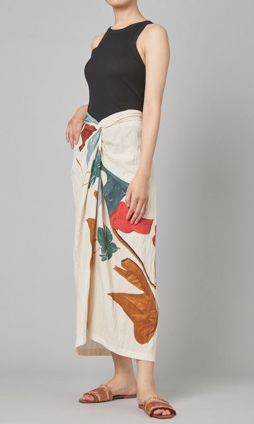 フロントツイストプリントスカート