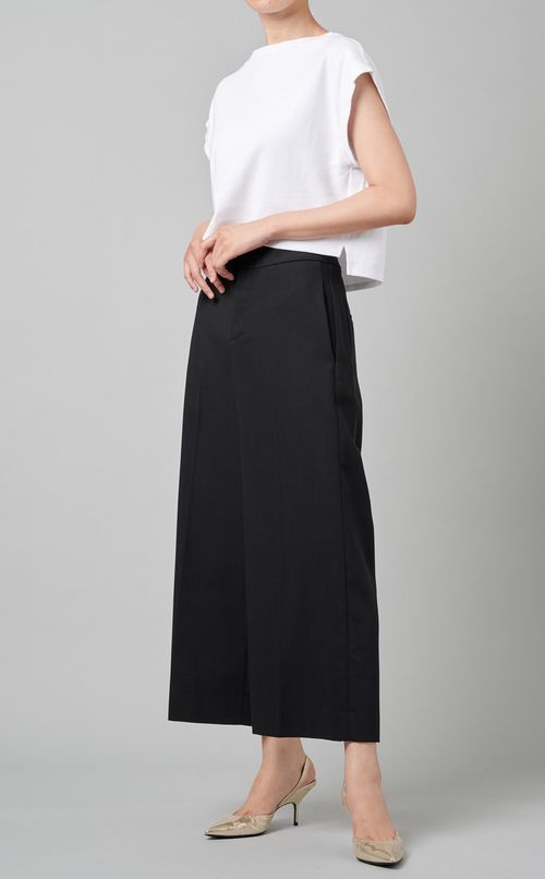 センタープレスクロップドパンツ